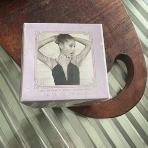 BNWT ARI Ariana Grande Pink Box Eau de Parfum 1.0 fl oz